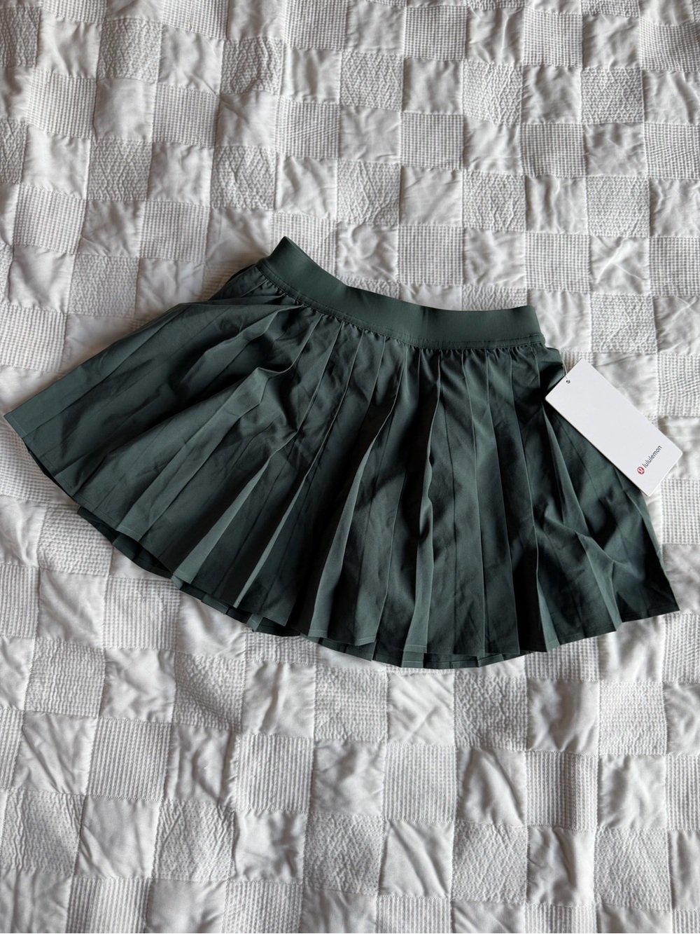 high rise pleated skirt